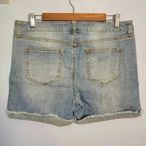 Truth + Theory Size 10 Classic Roll Raw Hem Light Denim Blue Jean Shorts - Picture 6 of 10